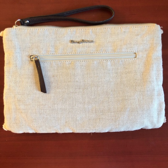 ✨3 for $40✨Tommy Bahama canvas wristlet. - Picture 3 of 8